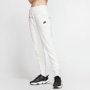 Nike Sportswear Essential Women's Fleece Pants